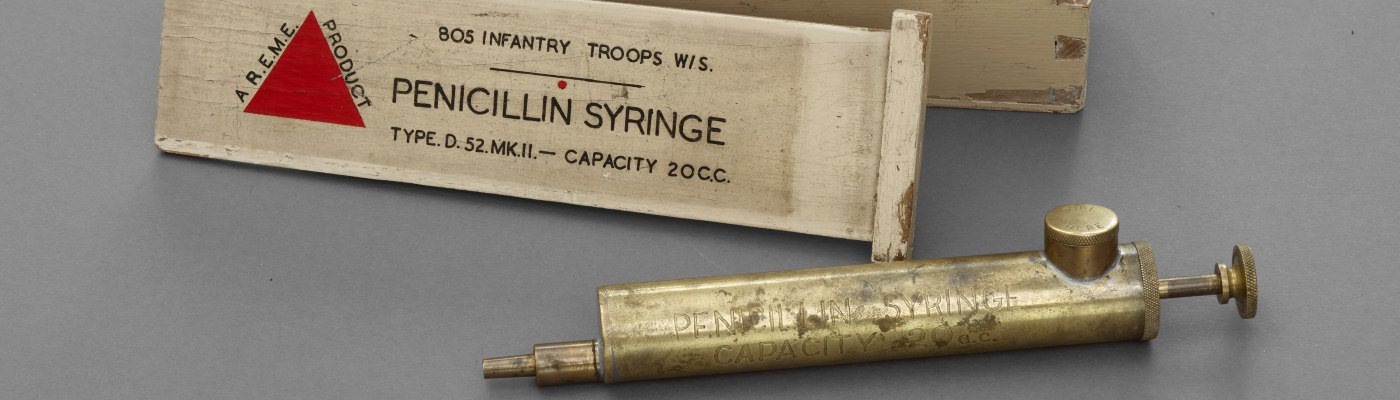 Brass penicillin syringe with wooden box 